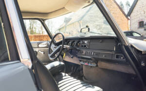 Image 34/53 of Citroën DS 23 Pallas (1972)