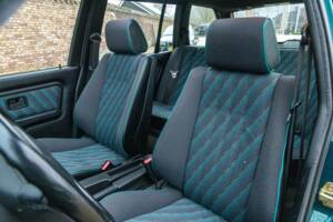 Image 40/50 of BMW 316i Touring (1993)