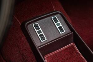 Image 16/27 of Mercedes-Benz 280 SEL 4,5 (1972)