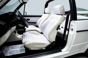 Imagen 17/39 de Volkswagen Golf Mk I Convertible 1.8 (1994)