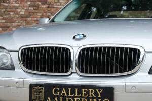 Immagine 16/50 di BMW 750i (2007)