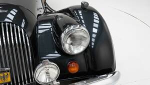 Image 11/15 of Morgan Plus 8 Inj. (1987)