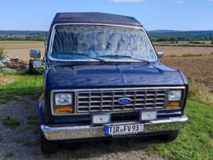 Bild 4/8 von Ford Econoline E 150 (1988)