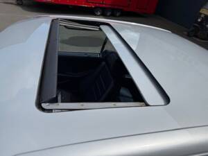 Image 25/27 of Mercedes-Benz 380 SEC (1984)