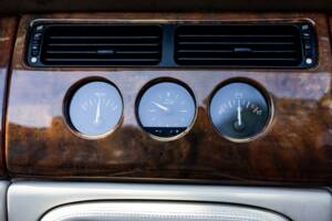 Immagine 32/42 di Jaguar XK8 4.0 (2001)