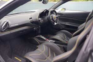 Image 21/50 of Ferrari 488 GTB (2017)