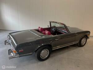 Image 7/40 of Mercedes-Benz 280 SL (1970)