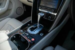 Image 26/38 of Bentley Continental GTC V8 (2013)