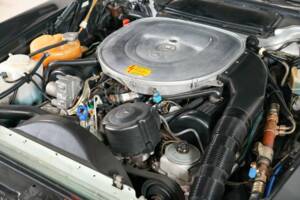 Afbeelding 23/24 van Mercedes-Benz 560 SL (1988)