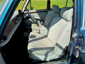 Image 41/57 de Mercedes-Benz 280 SE 3,5 (1972)