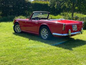 Image 9/10 of Triumph TR 4 (1964)
