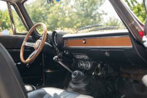 Image 8/10 de Alfa Romeo Giulia GT 1300 Junior (1972)