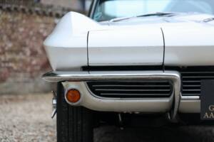 Imagen 30/50 de Chevrolet Corvette Sting Ray Convertible (1964)