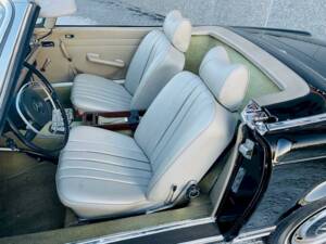 Bild 18/35 von Mercedes-Benz 280 SL (1970)