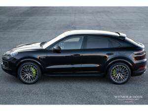 Image 14/32 of Porsche Cayenne Coupé E-Hybrid (2020)