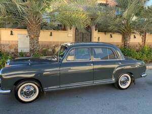 Image 5/8 of Mercedes-Benz 220 S (1959)