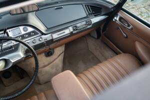 Image 34/44 of Citroën DS 21 (1968)