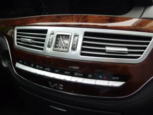 Image 59/99 of Mercedes-Benz S 65 AMG L (2006)
