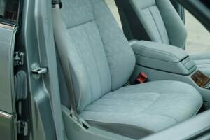 Bild 23/50 von Mercedes-Benz 300 SE (1992)