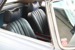 Immagine 28/40 di Mercedes-Benz 230 SL (1966)