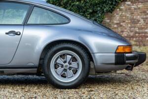 Immagine 29/50 di Porsche 911 Carrera 3.2 "25 years 911" (1988)