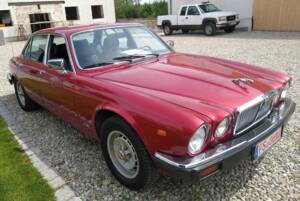 Image 3/14 of Jaguar XJ 12 (1981)