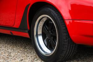 Afbeelding 42/50 van Porsche 911 Carrera 3.2 (1988)