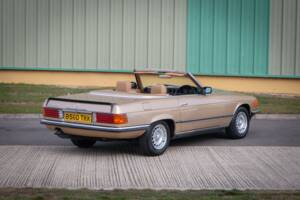 Bild 10/39 von Mercedes-Benz 280 SL (1984)