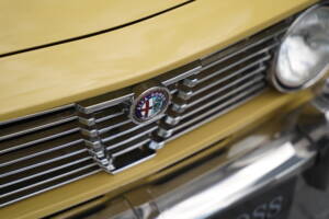 Bild 33/50 von Alfa Romeo 2000 GT Veloce (1975)
