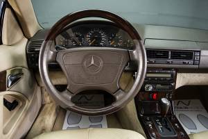 Immagine 24/38 di Mercedes-Benz SL 320 (1997)