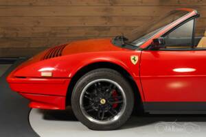 Image 7/8 of Ferrari Mondial 3.2 (1985)