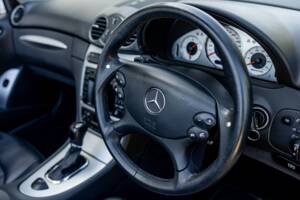 Image 39/50 of Mercedes-Benz CLK 55 AMG (2003)