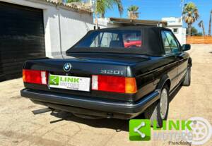 Image 6/10 of BMW 320i (1987)