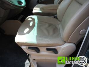 Bild 6/10 von Mercedes-Benz V 220 CDI (1999)