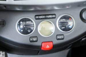 Image 29/47 of Nissan Micra C+C 1.6 (2008)