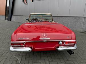 Image 5/36 de Mercedes-Benz 280 SL (1968)