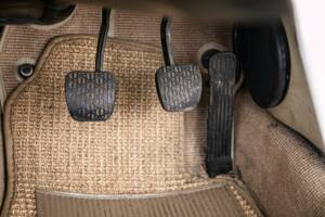 Image 24/37 of Mercedes-Benz 280 SL (1970)