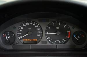 Image 25/36 of BMW 318i (1999)