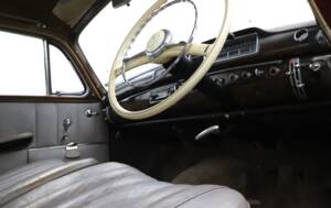 Immagine 18/34 di Mercedes-Benz 220 S (1957)