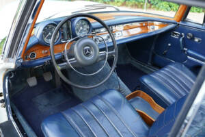 Image 41/50 of Mercedes-Benz 280 SE (1968)