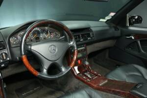 Image 13/30 de Mercedes-Benz SL 600 (2001)