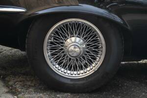 Image 10/50 de Jaguar Type E V12 (1974)