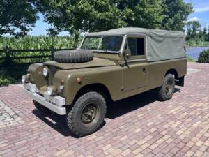Image 1/8 of Land Rover 88 (1969)
