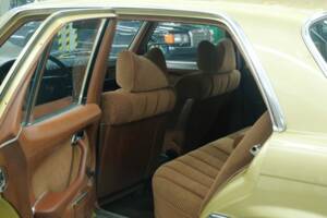 Image 20/50 de Mercedes-Benz 280 SE (1975)