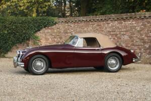 Immagine 12/50 di Jaguar XK 150 SE DHC (1958)