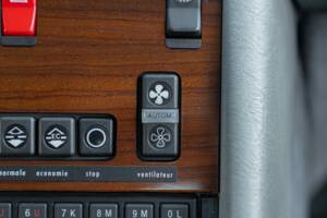 Image 36/50 of Mercedes-Benz 500 SEL (1985)