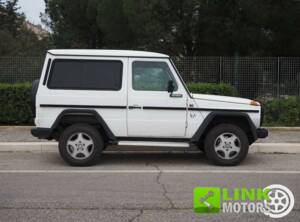 Immagine 3/10 di Mercedes-Benz 240 GD (SWB) (1985)