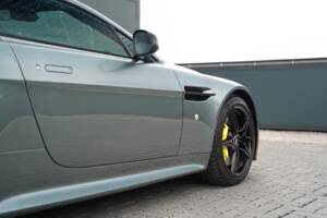 Bild 47/50 von Aston Martin V8 Vantage AMR (2018)