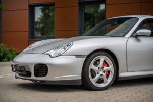 Afbeelding 46/73 van Porsche 911 Carrera 4S (2002)