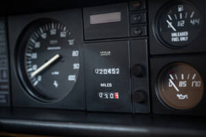 Image 13/48 de Ferrari Mondial Quattrovalvole (1985)